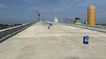 Cung cấp và thi công hơn 10.000m2 lớp phòng nước Radcon Formula 7 Cầu Gành Hào